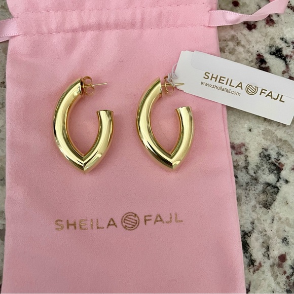 Sheila Fajl Stare Hoops Shiny Gold NEW WITH TAGS - Picture 3 of 4